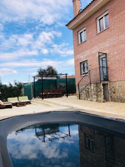 Casa Del Rio * Mostoles