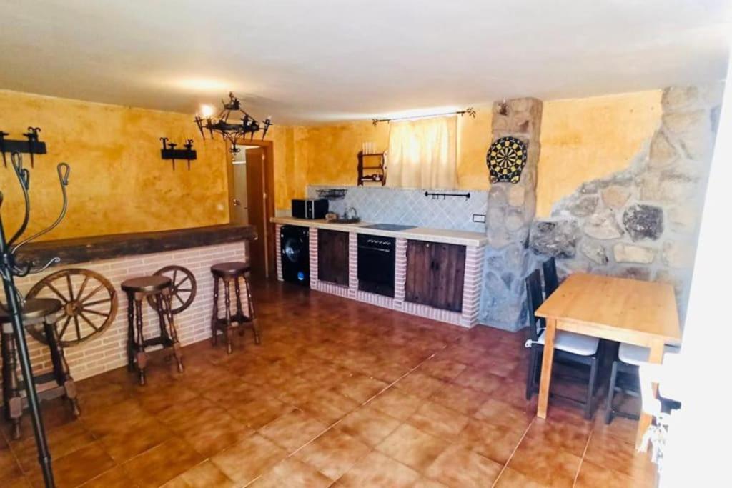 Casa Del Rio * Mostoles